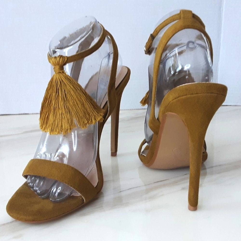 CAPE ROBBIN Ankle Strap Faux Suede Tassel High Heel Sandals Sz 8.5